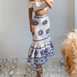 Zara White Linen Blue Floral Embroidered MIDI Skirt. Size S NWT